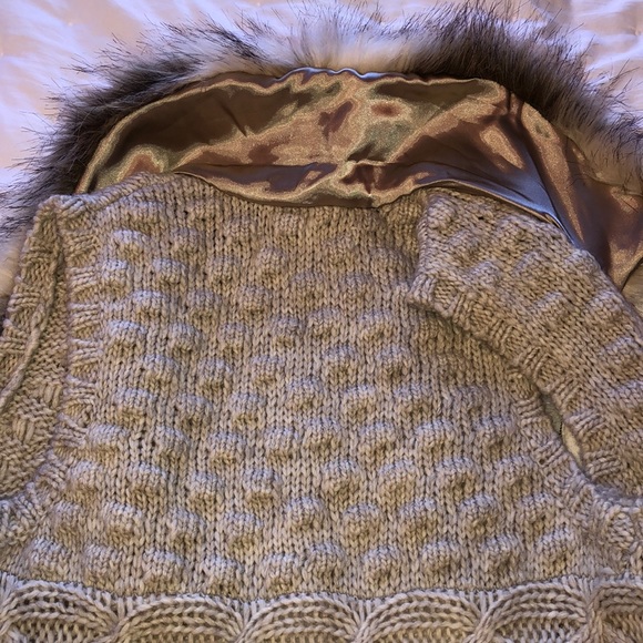 LOFT Fake fur lined vest - Picture 3 of 7